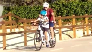 Hugbike, la “bici degli abbracci” per bambini autistici e non vedenti