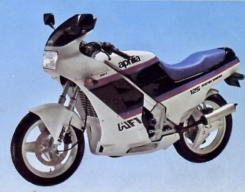 La guerra del monobraccio: quando Honda minacciò causa contro Aprilia