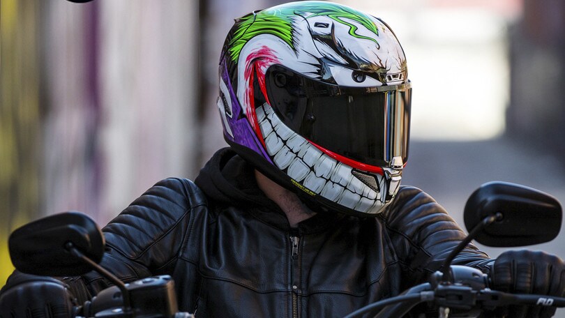 Da HJC il casco del Joker - LE FOTO