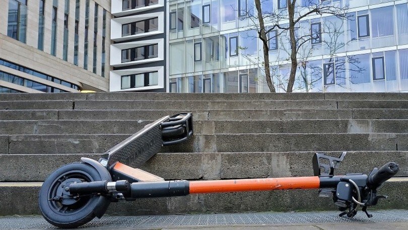 Monopattini elettrici, situazione critica: in due mesi 43 incidenti gravi