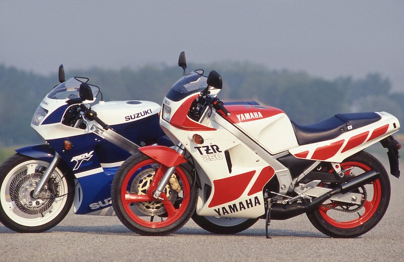 Suzuki RGV Gamma 250 vs Yamaha TZR 250: profumo di corse |FOTO