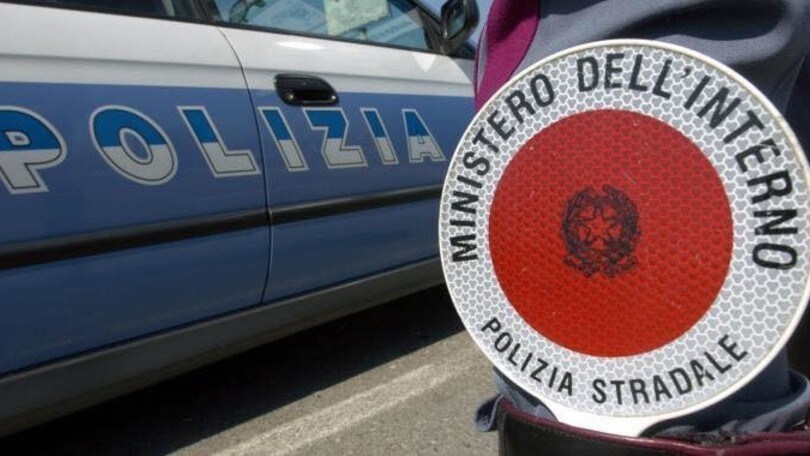 Genitori in scooter senza casco e col neonato: multati e denunciati