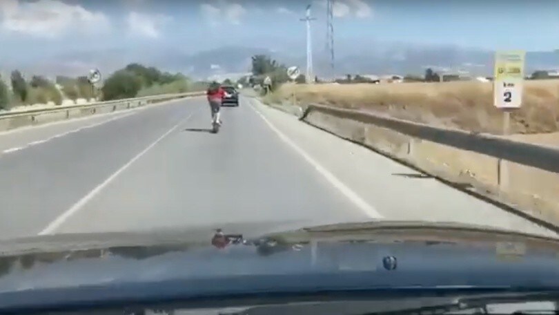 Monopattino elettrico truccato: "mini razzo" a 100 km/h! VIDEO