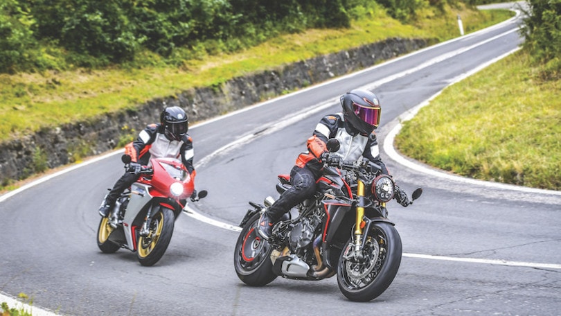 Stefano Accorsi in sella alle MV Agusta|FOTO