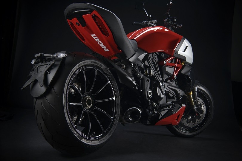 Ducati Diavel 1260, più personalità con gli accessori Performance