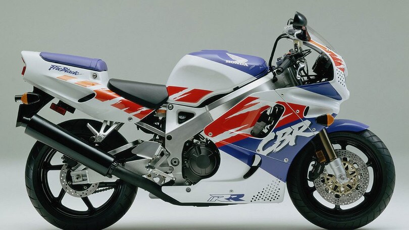 Rewind, Honda CBR 900 RR Fireblade FOTO