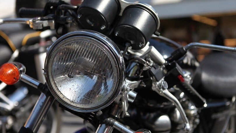 A suo nome 79 moto e auto per crimini: multa di 544 euro a veicolo