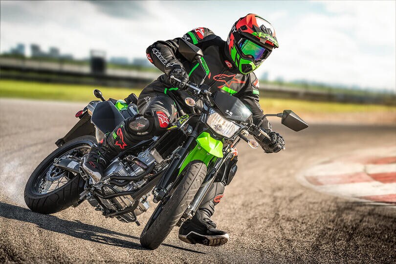Kawasaki KLX 300 e 300SM 2021: le supermotard in verde per gli USA