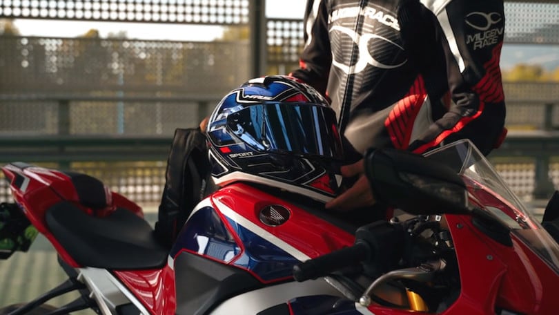 GIVI 50.6 SPORT DEEP VIDEO