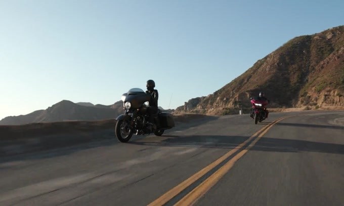Harley-Davidson Street Glide: fascino e muscoli VIDEO