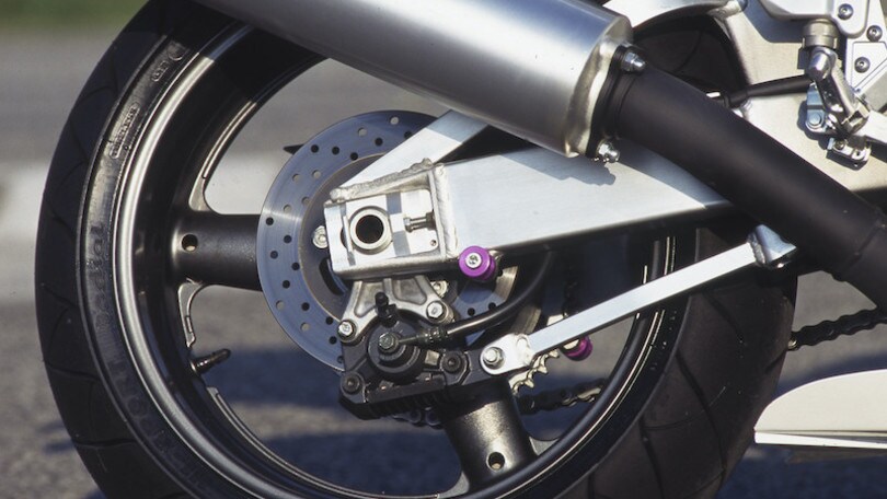 Suzuki GSX-R 750 "SRAD" FOTO