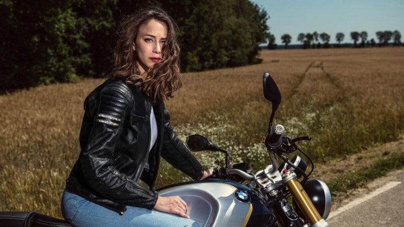 Accessori e abbigliamento 2HR, idee regalo per un Natale in moto