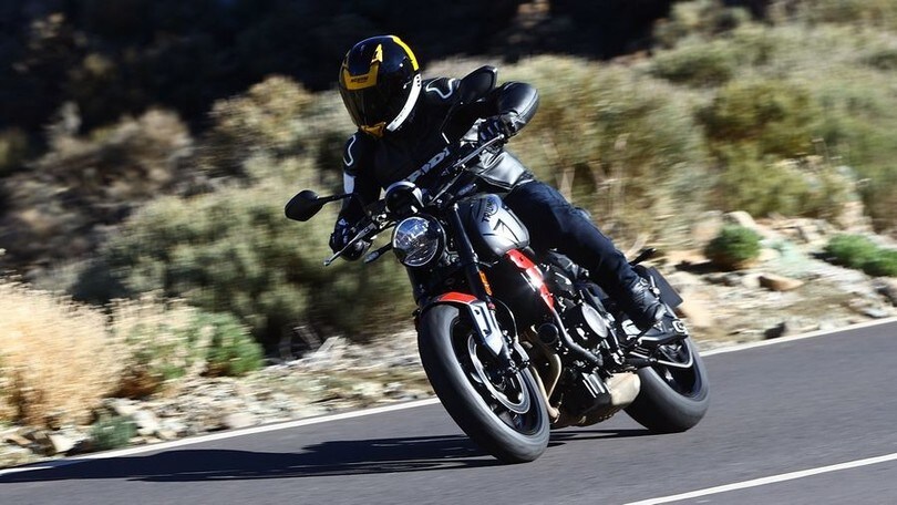 Prova Triumph Trident 660 LE FOTO