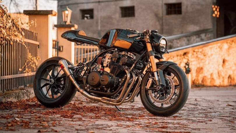 Honda CB900F "Black Swan": la mitica bialbero diventa una Special