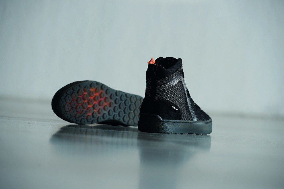 TCX, i nuovi stivaletti e sneakers per i motociclisti