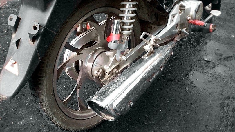 Scarichi moto rumorosi: la Malesia contro le modifiche illegali