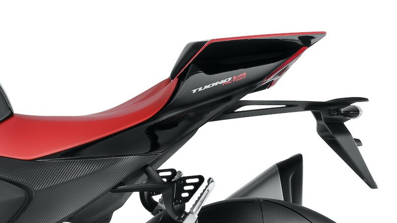 Aprilia Tuono V4 2021 FOTO