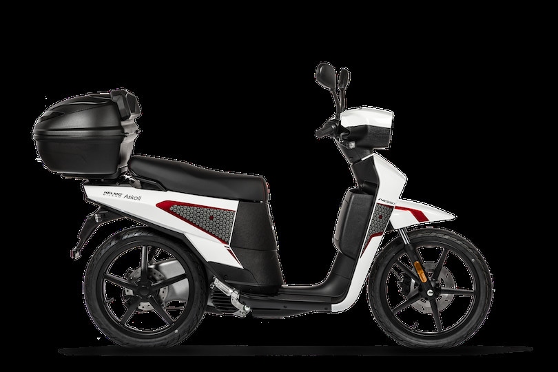 Askoll NGS3 by Helmo Milano, con lo scooter il casco 4 Seasons
