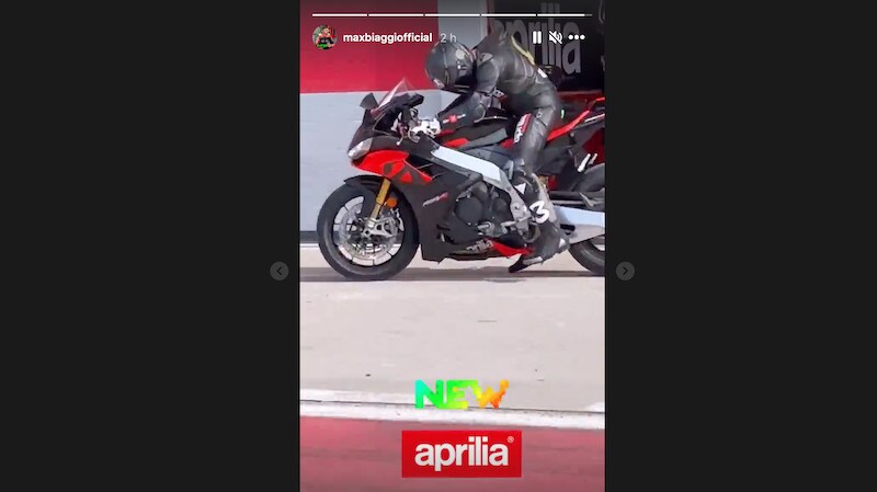 Aprilia, Biaggi con la RSV4 2021: "Sei la più bella del mondo"
