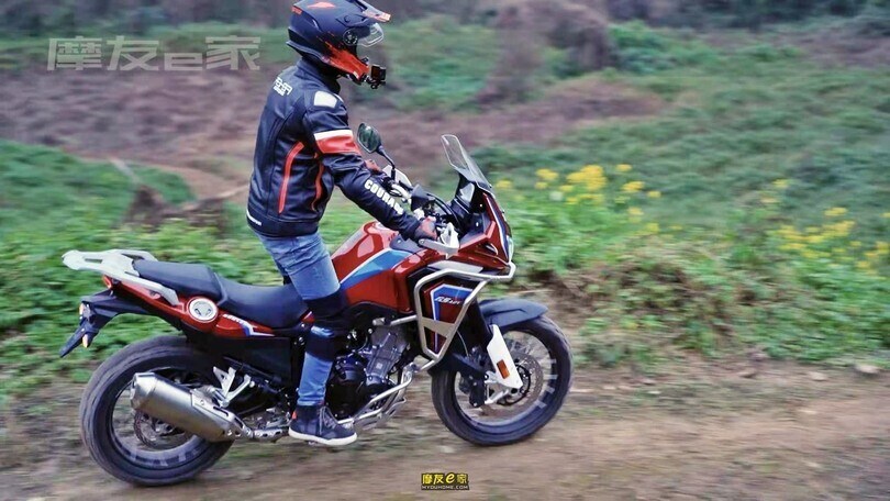 Dahaidao 500 GS-ADV, clone cinese della Honda Africa Twin