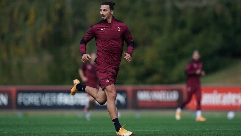 Ibra bloccato nel traffico "salvato" da uno scooter: le due ruote fanno ancora goal