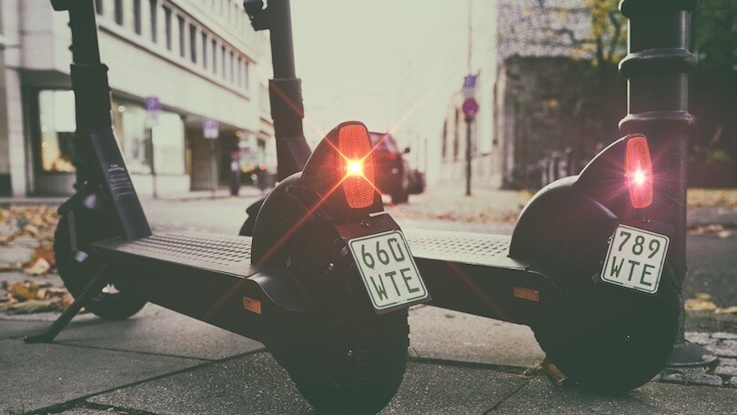 Monopattini, l’Aci di Bergamo avverte: “Troppi eccessi”