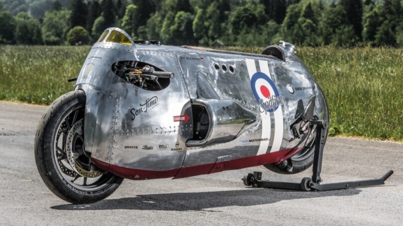 BMW R1200 R LC “Spitfire”: dragster ispirato alla seconda guerra mondiale