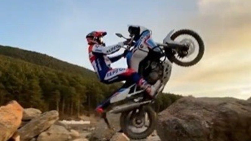 Honda Africa Twin in "modalità Trial" con... Toni Bou VIDEO