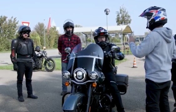 BikerX, ecco la scuola guida che insegna a guidare le custom