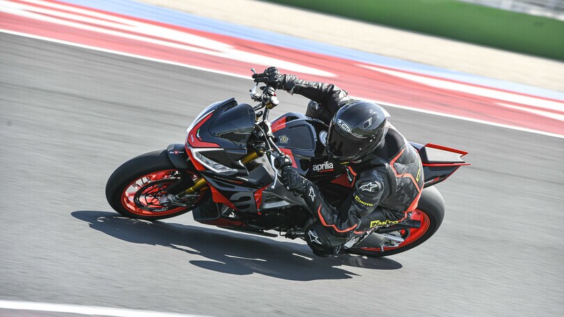 Aprilia Tuono V4 Factory, LE FOTO DELLA PROVA