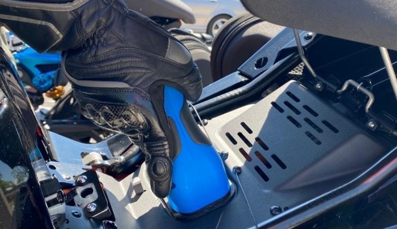 Moto elettriche al posto di quelle a benzina? In UK 1 su 3 smetterebbe di andarci
