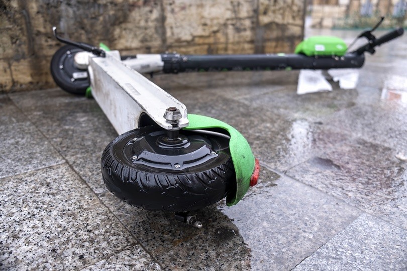 Monopattini elettrici, stretta del Governo per la sicurezza
