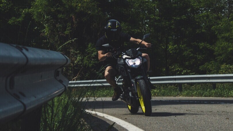 Ubriaco alla guida e senza patente: multa di 2.200 euro per un 23enne