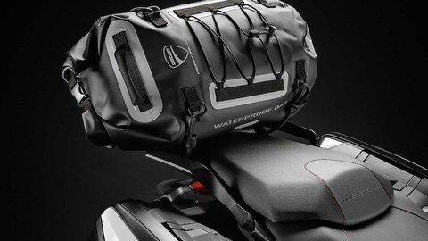 Ducati, accessori Touring dal catalogo Performance