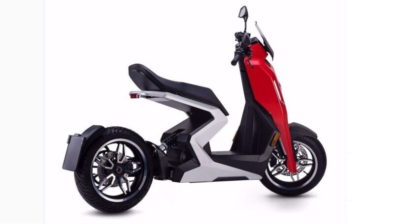 Zapp i300 Carbon: futuristico scooter cittadino in fibra di carbonio
