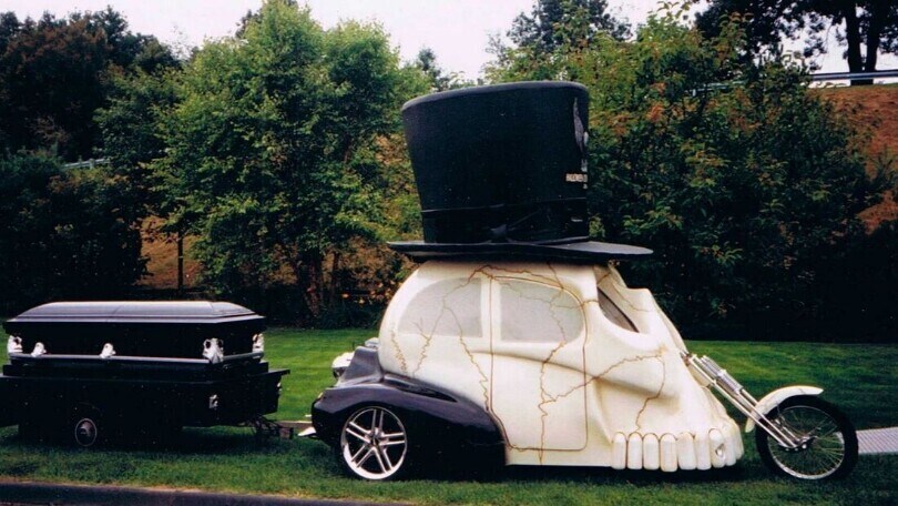 Il veicolo "testa di morto": stravaganza con motore Harley-Davidson