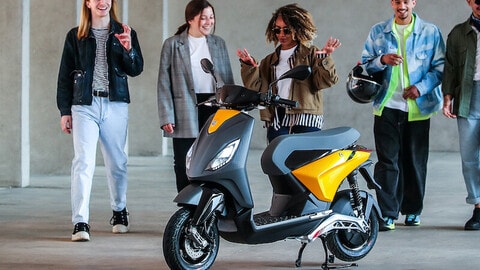 Piaggio 1, frizzante e-scooter dedicato ai giovani FOTO