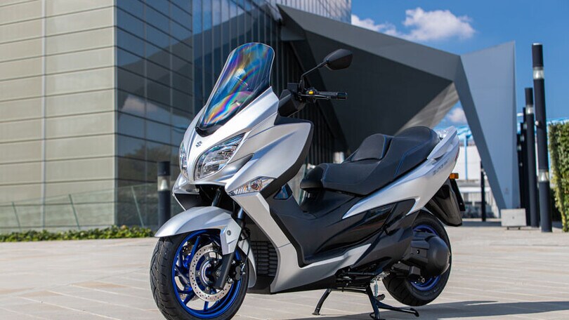 Nuovo Suzuki Burgman 400 m.y. 2022 FOTO