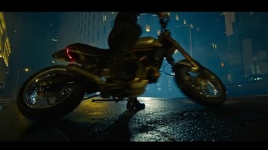The Matrix Resurrections: una Ducati Scrambler per Neo