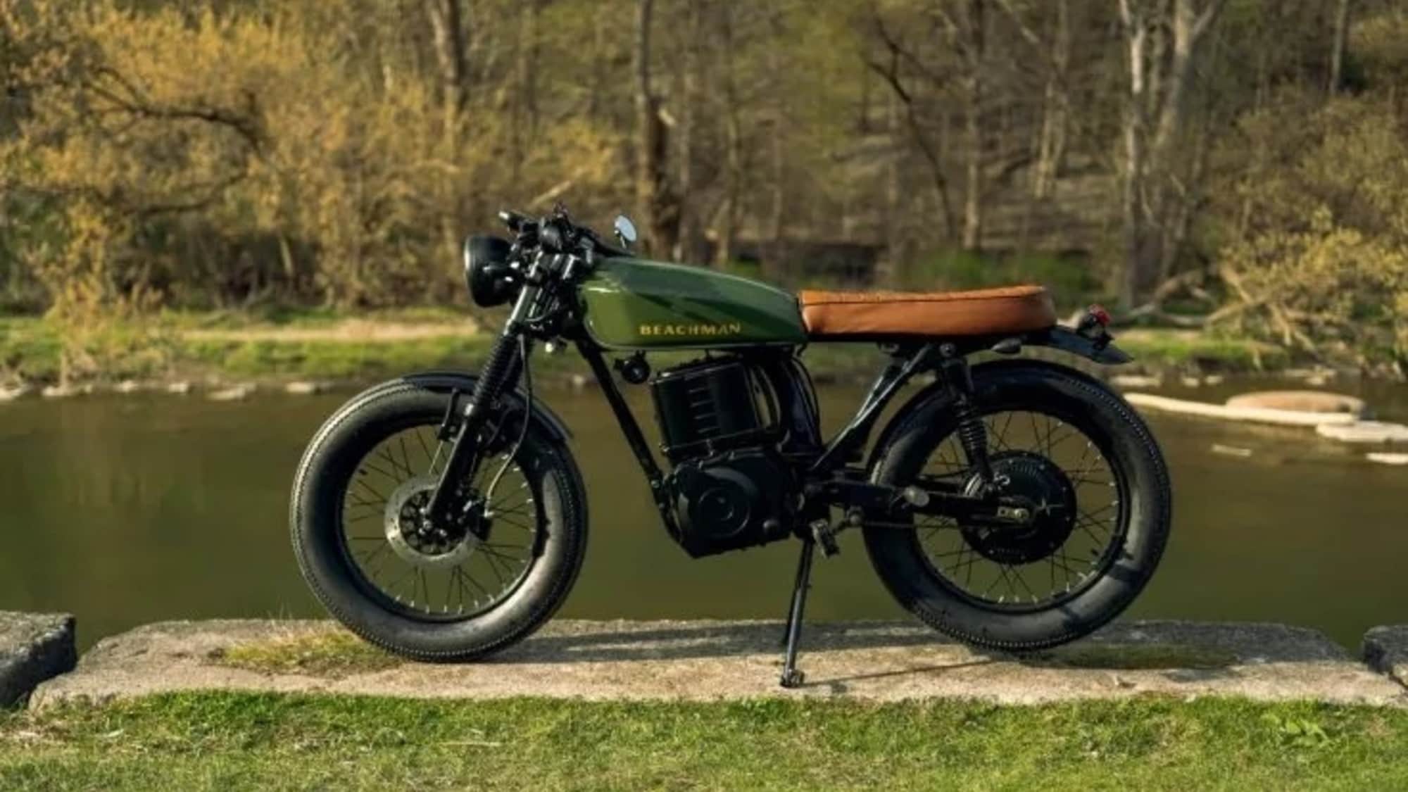 Beachman '64, la e-bike che sembra una café racer