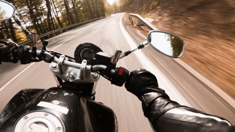 Multato in moto, ci prova: c’era mia madre alla guida