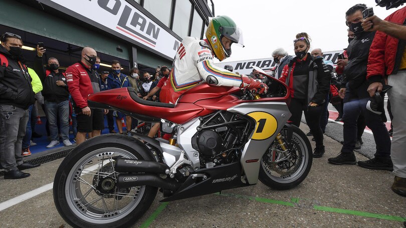 MV Agusta: con Agostini a Misano sfila la Superveloce Ago LE FOTO