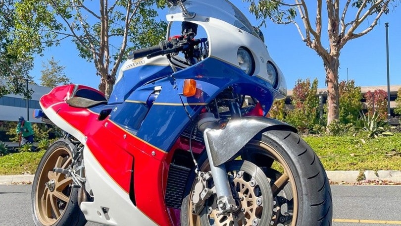 Honda NC30 del 1990 all'asta