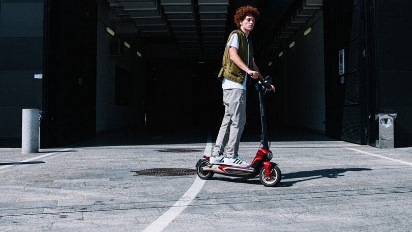 MV Agusta, il primo monopattino elettrico si chiama Rapido