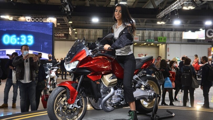 Moto Guzzi V100 Mandello: l'inizio di una nuova storia