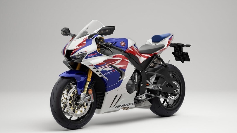 Honda: la storia della CBR Fireblade sfila ad EICMA