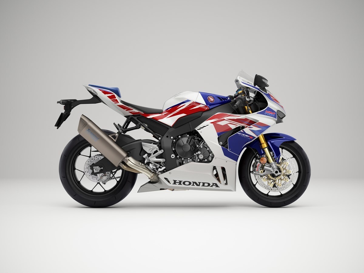 Honda: la storia della CBR Fireblade sfila ad EICMA