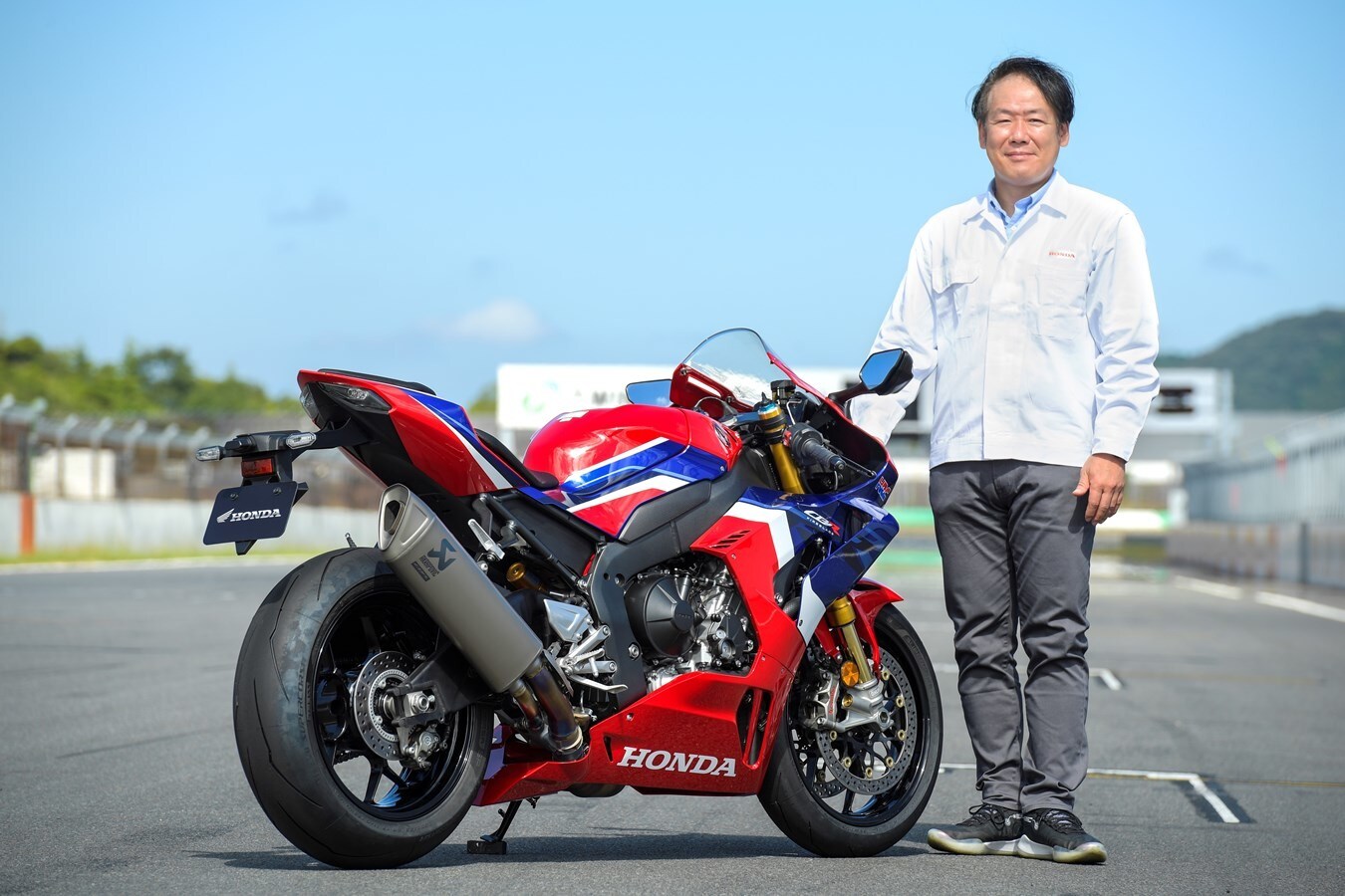 Honda: la storia della CBR Fireblade sfila ad EICMA