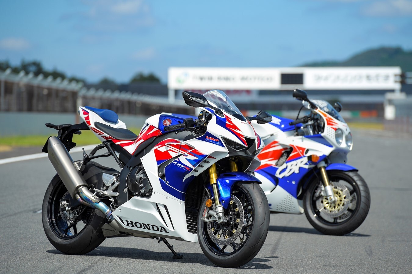 Honda: la storia della CBR Fireblade sfila ad EICMA