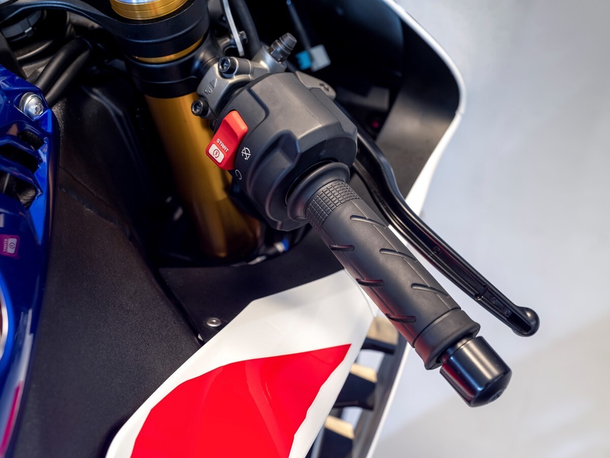 Honda: la storia della CBR Fireblade sfila ad EICMA